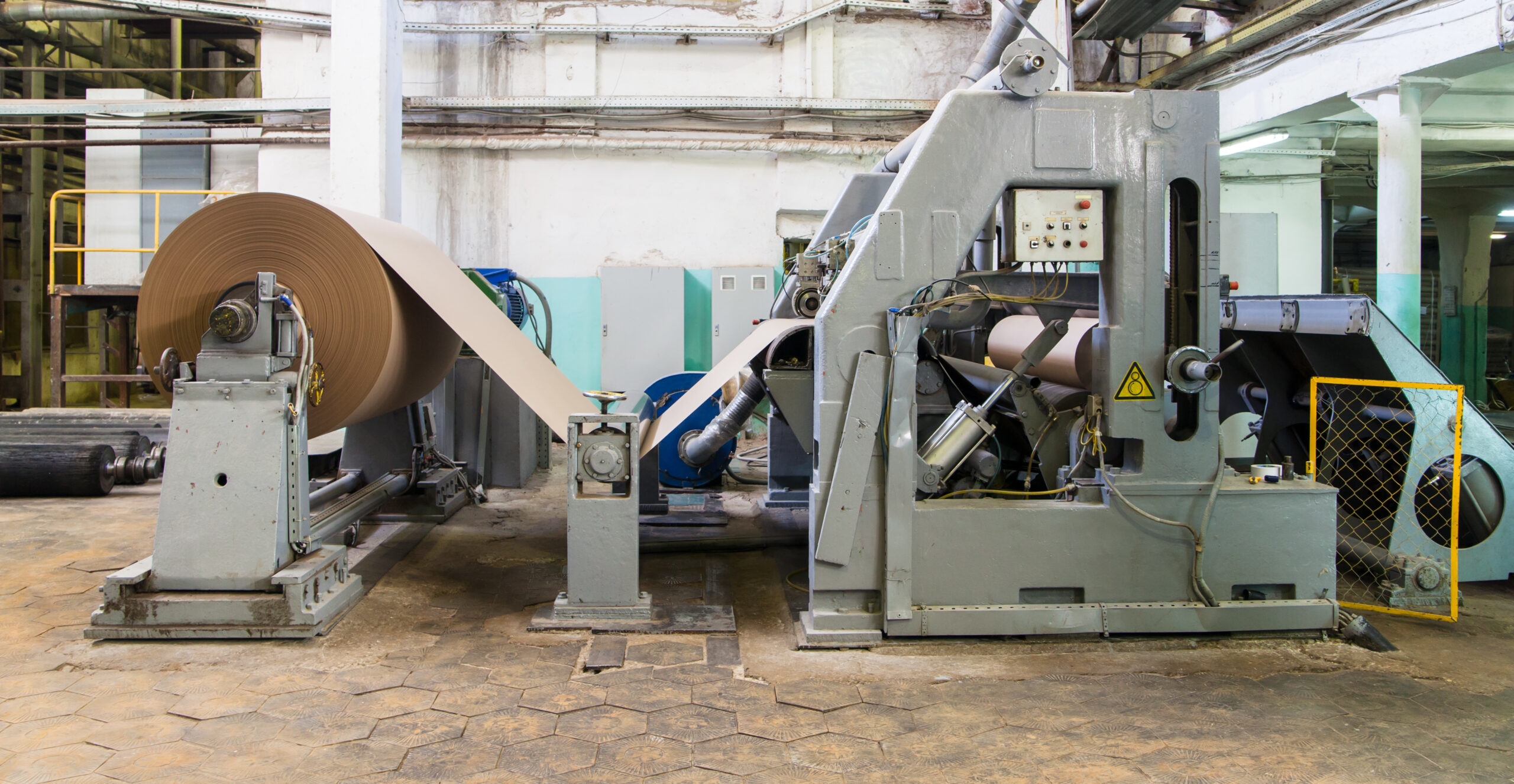 Machine at paper manufacture